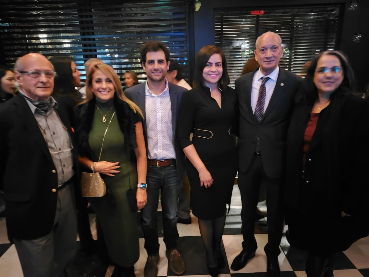 representantes de los turoperadores de Copa Vacaciones junto a autoridades de la Embajada de República Dominicana y el Mintur.&nbsp;