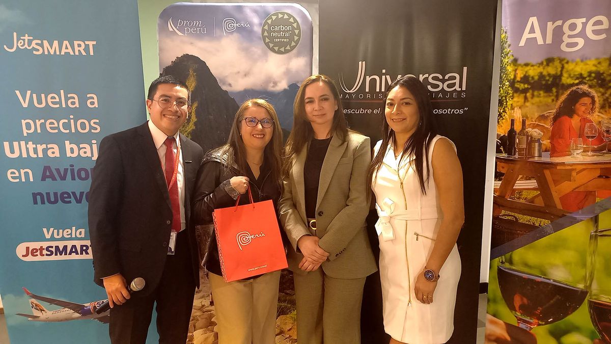 Agencias de viajes fueron premiadas por PromPerú en evento de Universal de Viajes.