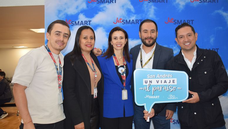 La alianza entre JetSMART y On Vacation inauguró la ruta Bogotá–San Andrés con la campaña “Un viaje al paraíso”, una experiencia que integró conectividad aérea, hospedaje y promoción del destino insular.