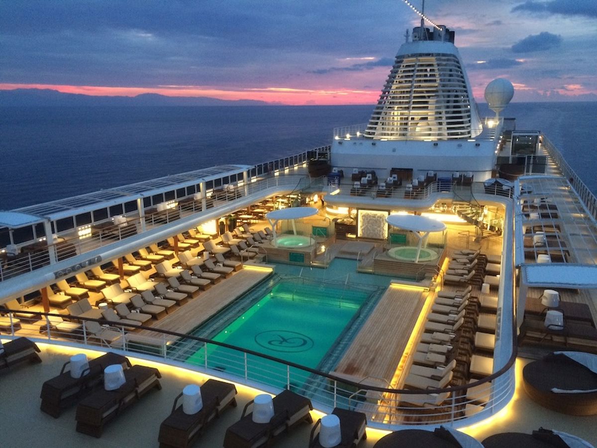 Alto confort a bordo y excursiones nocturnas en los nuevos itinerarios de Regent Seven Seas.