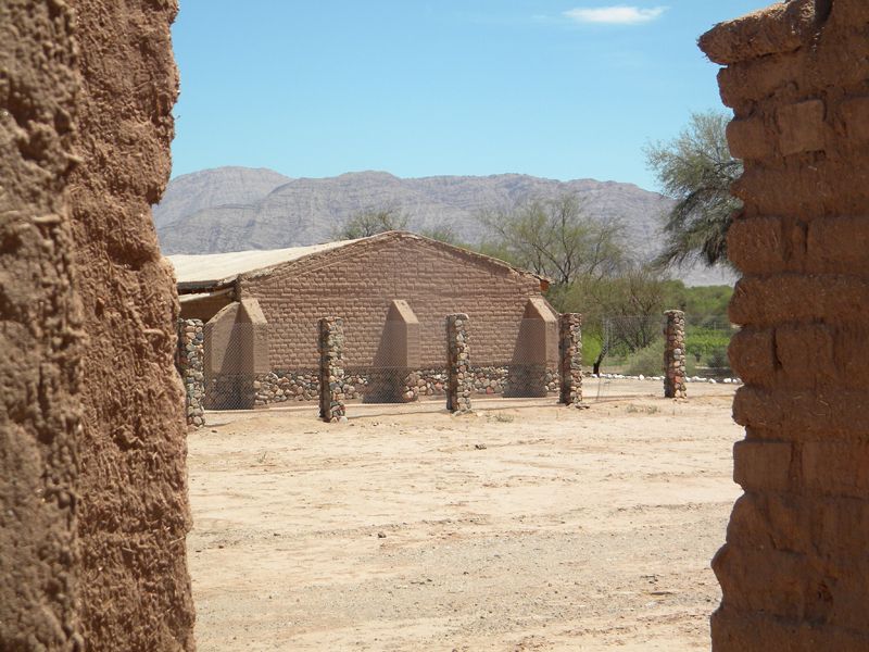 travA través de sus construcciones qla Ruta del Adobe revive un pasado rico en  historia y tradición local.