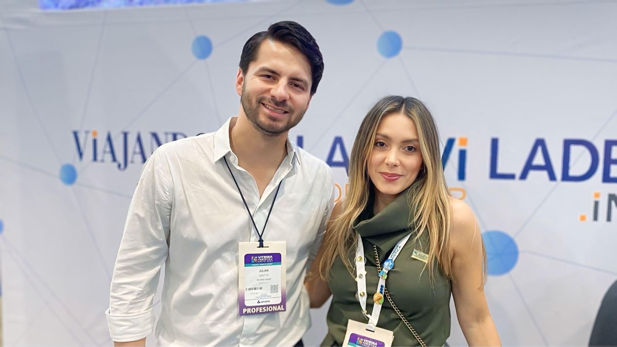 Julian Santos, gerente general de Ascenso Viajes; y Jessica Sanchez, directora comercial de Ladevi Colombia y Ecuador.