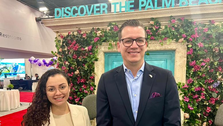 Beatriz Carcamo y Erick Garnica durante la presentación de The Palm Beaches en el Florida Huddle.