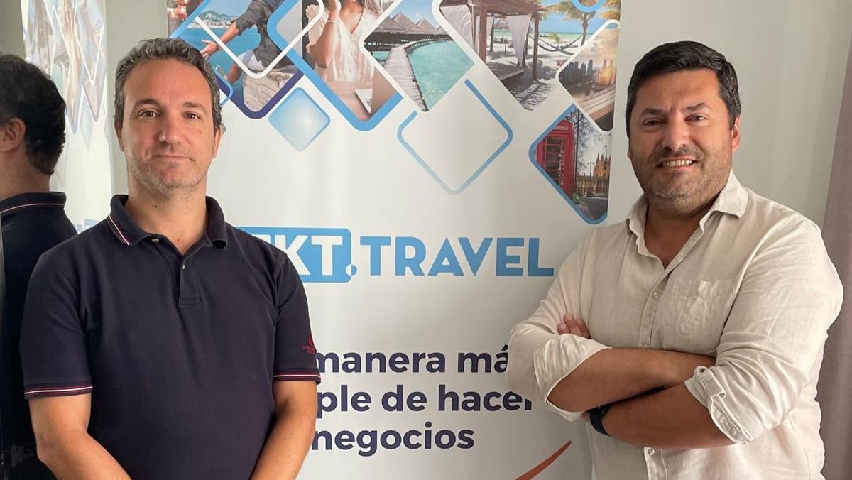 Guillermo Serrano, ejecutivo comercial de TKT.Travel, y Daniel Montero, gerente general de la operadora.
