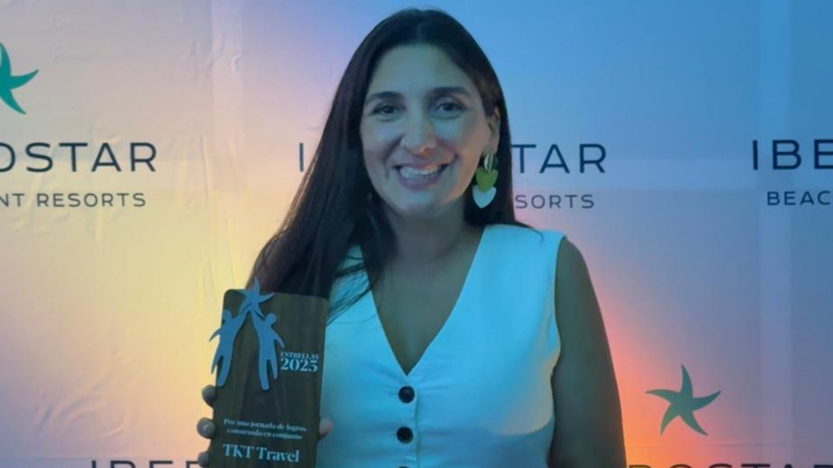 María Cecilia Rivarola, directora de Marketing de TKT.Travel, fue la encargada de recibir el premio.