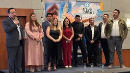 El equipo comercial de Travel Smart, encabezado por Alfredo Fuentes, director de la compañía.
