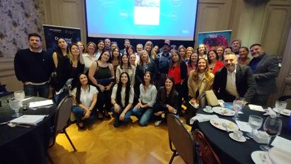 Dopazo & Ravenna: directivos y agentes de viajes al término del encuentro.