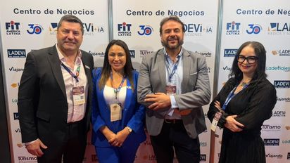 Daniel Montero, CEO de VDV Mayorista; Viginia Huanca, socia gerente de VDV Mayorista; David Patiño, CEO de Holon Travel; y Pilar Cruz, directora general para Colombia de Holon Travel.