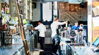 Cerca de 2.200 trabajadores temporarios de Patagonia no reciben ingresos desde marzo.