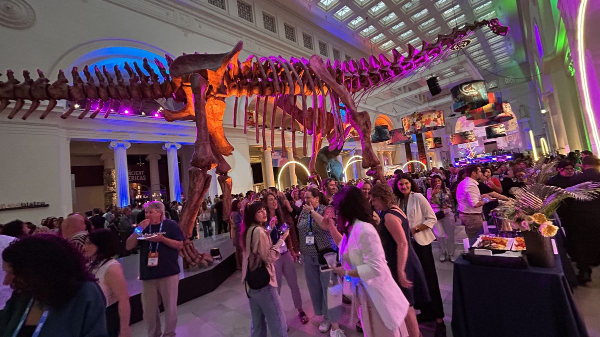 La fiesta de apertura de IPW 2025 en Field Museum de Chicago.