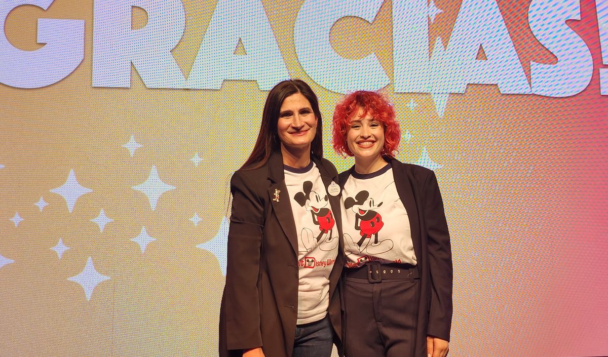Julieta De Grazia y Fiona Mastronicola, anfitrionas del evento especial de Disney Destinations para sus agentes de sueños.