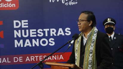 El titular del Mincetur, Roberto Sánchez, inauguró en Lima la Feria Nacional de Artesanía De Nuestras Manos, uno de los eventos más esperados en el país.