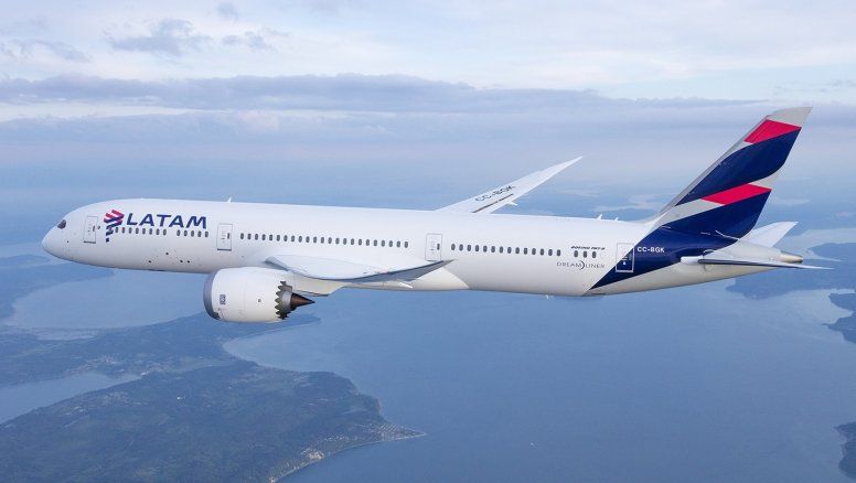 Uno de los Boeing B-787 de Latam Airlines que cubren el tramo Santiago - Melbourne.