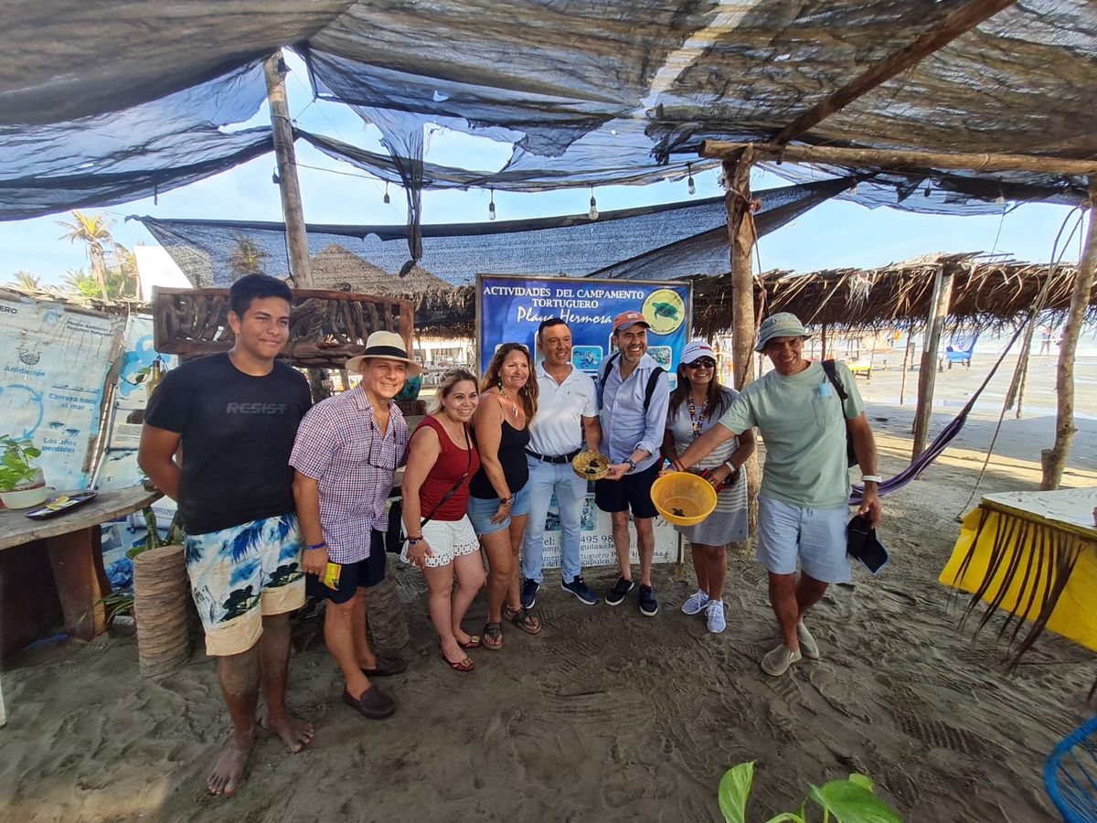 Socios Metro participaron en un viaje a Acapulco para conocer la oferta de turismo cultural y religioso del icónico destino de playa.