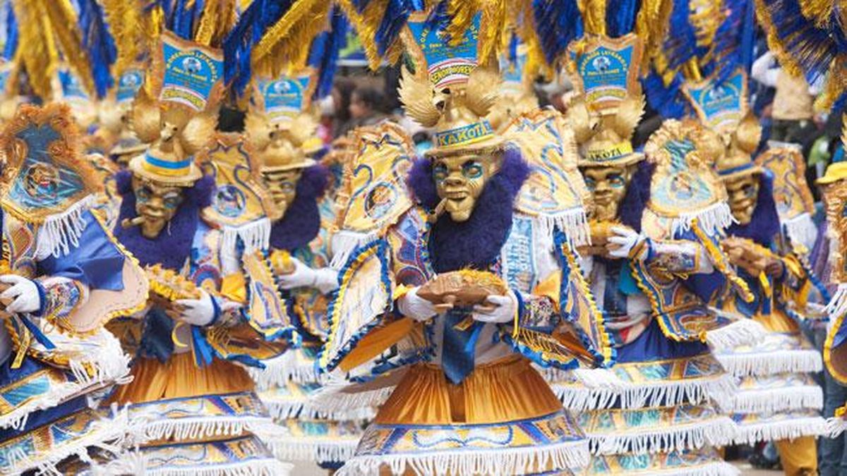 Tradici N Y Diversidad En Los Carnavales De Per