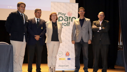 Representantes de la Junta de Andalucía y de la federación nacional de golf.