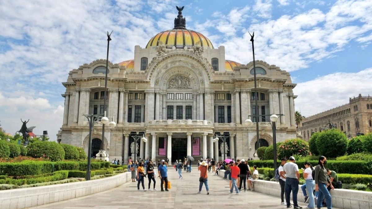 Sectur informó que durante los primeros cinco meses del año, el ingreso de divisas por visitantes internacionales alcanzó 15 mil 929.5 millones de dólares.