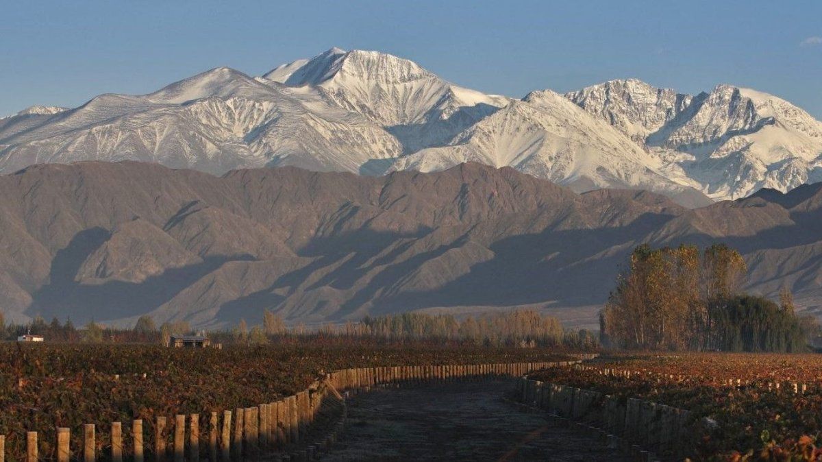 San Rafael no se caracteriza por tener intensas nevadas en el invierno. San Rafael no se caracteriza por tener intensas nevadas en el invierno.