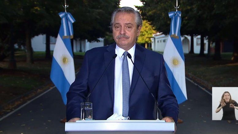 Alberto Fernández responsabilizó al turismo por la suba de los casos y ratificó las restricciones.