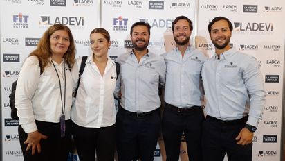 Irma Espinosa, gerenta general de Sistema Moderno de Viajes; Giovanna Facheli Espinosa, Ventas de Sistema Moderno de Viajes; Alejandro Espinosa Pérez, director general de Turismo Mundial; Alejandro Espinosa Flores (hijo), comercial de Turismo Mundial; y Diego Espinosa Flores, comercial de Turismo Mundial.