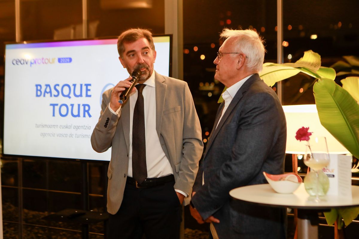 José Manuel Lastra, presidente de CEAV, y Daniel Solana, director General de Basquetour-Agencia Vasca de Turismo