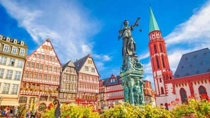 Frankfurt es considerada el centro económico y artístico de Alemania.