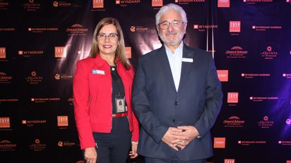 María Isabel Iriarte, gerente de Mercadeo de Wyndham Bogotá Art y Guillermo Galvis, gerente general de Wyndham Bogotá Art.