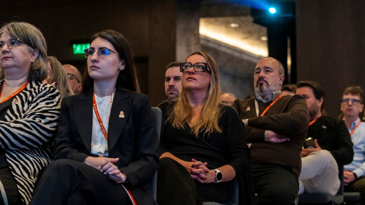 250 asistentes en la conferencia en Praga.