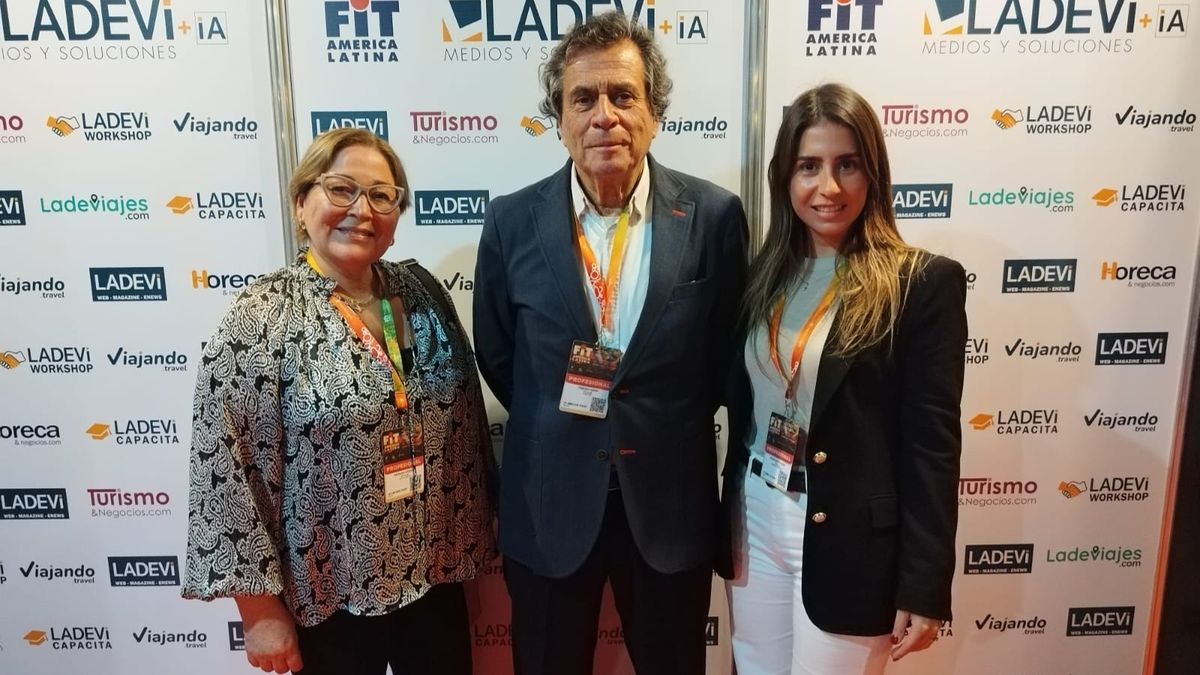 Maria Greisse, jefa de Ventas de Via Club; Freddy Gepp, director; y Bernardita Gepp, gerente comercial del turoperador. 