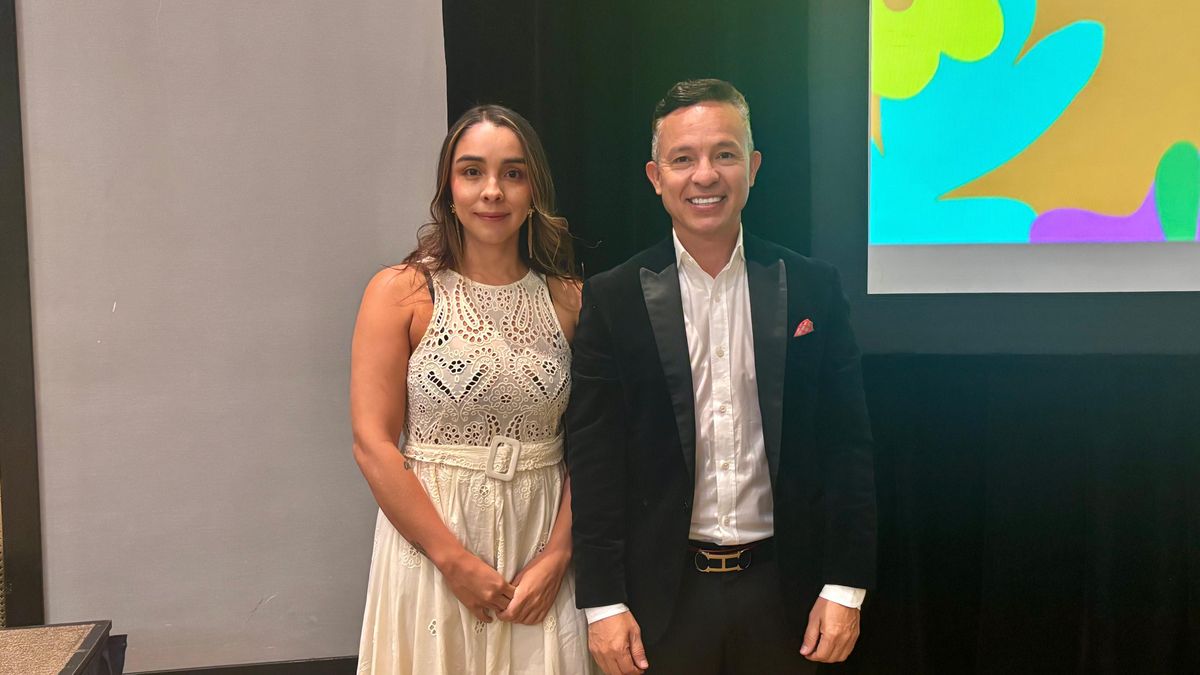 Daniel Zapata, director comercial de Hoteles Dann y Catalina Arango, directora de Comunicaciones y Relaciones Públicas del Buró de Convenciones y Visitantes de Medellín.