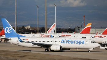 Aviones de Air Europa e Iberia en el aeropuerto de Barajas.