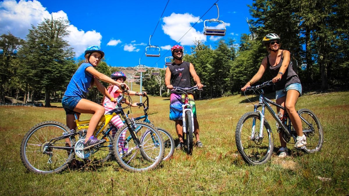 Abrió Cerro Chapelco en verano y con mucha aventura