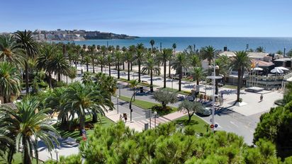 Imagen del paseo de Salou, donde se han incrementado los pisos turísticos