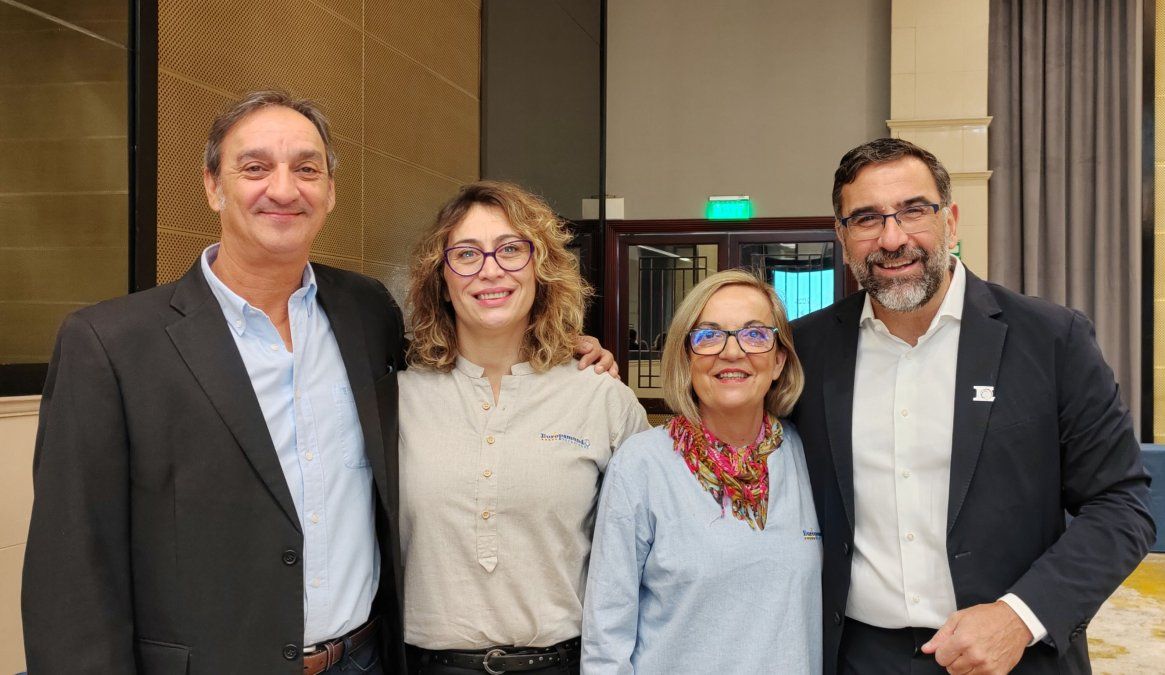 Europamundo: Vidal Peiro -ejecutivo comercial y guía de Europamundo-, Patricia Gómez -guía de turistas de Europamundo-, Marisol Amo -responsable del departamento de Guías de Europamundo- y Alejandro de la Osa -CEO de Europamundo Vacaciones-.