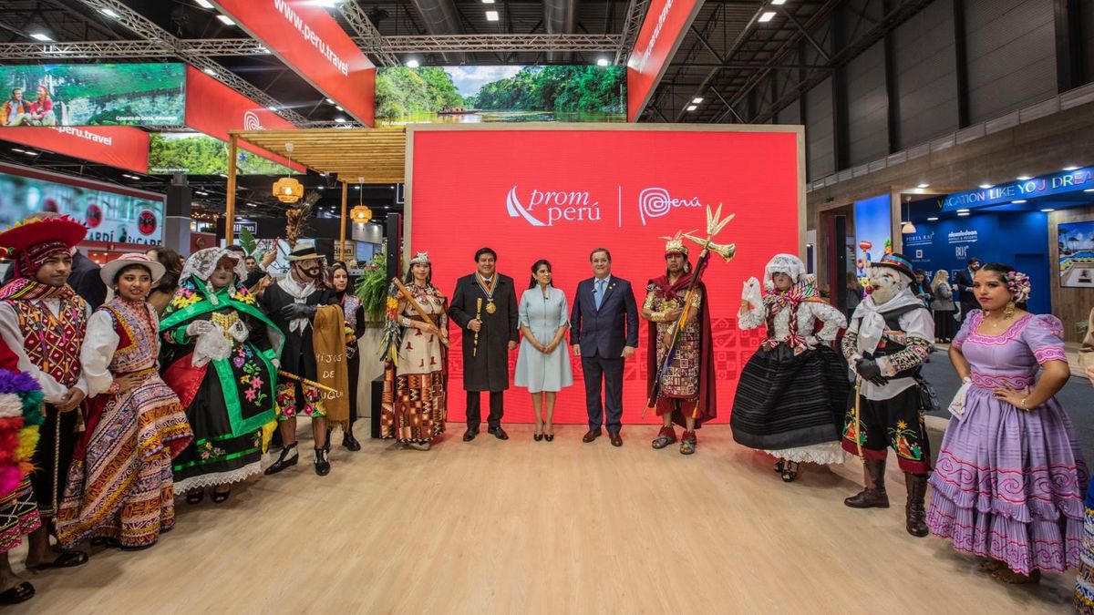 Inauguración del stand de Perú en Fitur 2025.