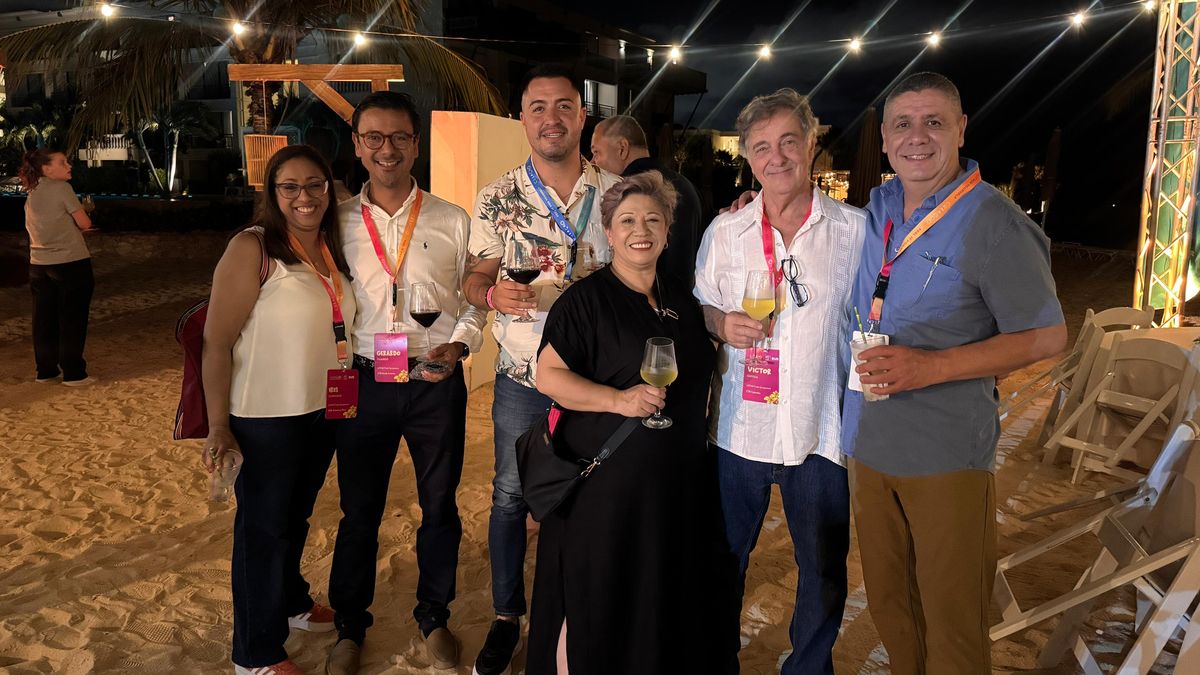 Cena de bienvenida en el Curazao Marriott Beach Resort. 