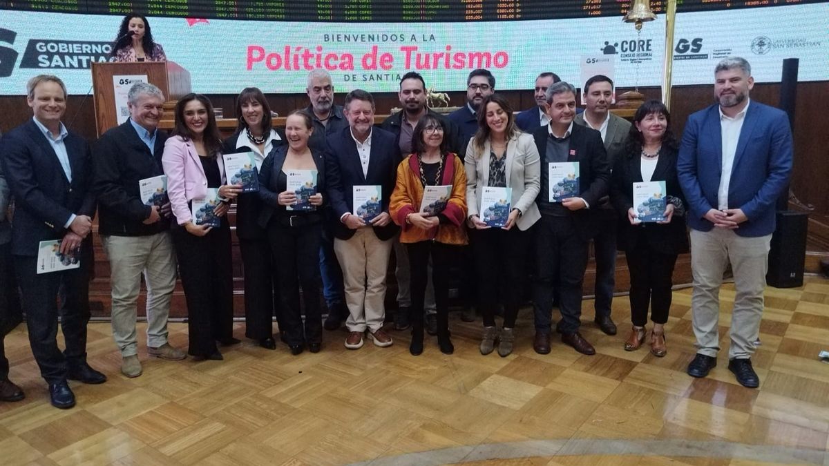 Autoridades fueron parte del lanzamiento de la primera Política de Turismo Sostenible 2025–2035 de Santiago.&nbsp; 