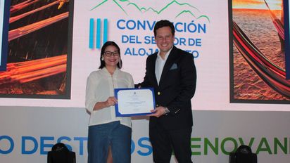Natalia Bayona, directora ejecutiva de la Organización Mundial del Turismo y José Andrés Duarte García, presidente ejecutivo de Cotelco.