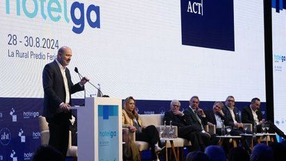 Agencias de viajes repudian las desregulaciones de Federico Sturzenegger en Turismo.