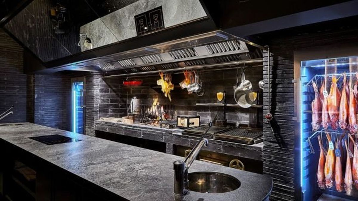 El restaurante Smoked Room cuenta con dos Estrellas Michelin en Madrid, España.