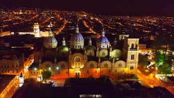 Cuenca: Las luces del Centro Histórico de la ciudad no se apagarán