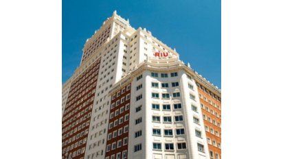 Abrió el Riu Plaza España, un hito en la historia de la compañía
