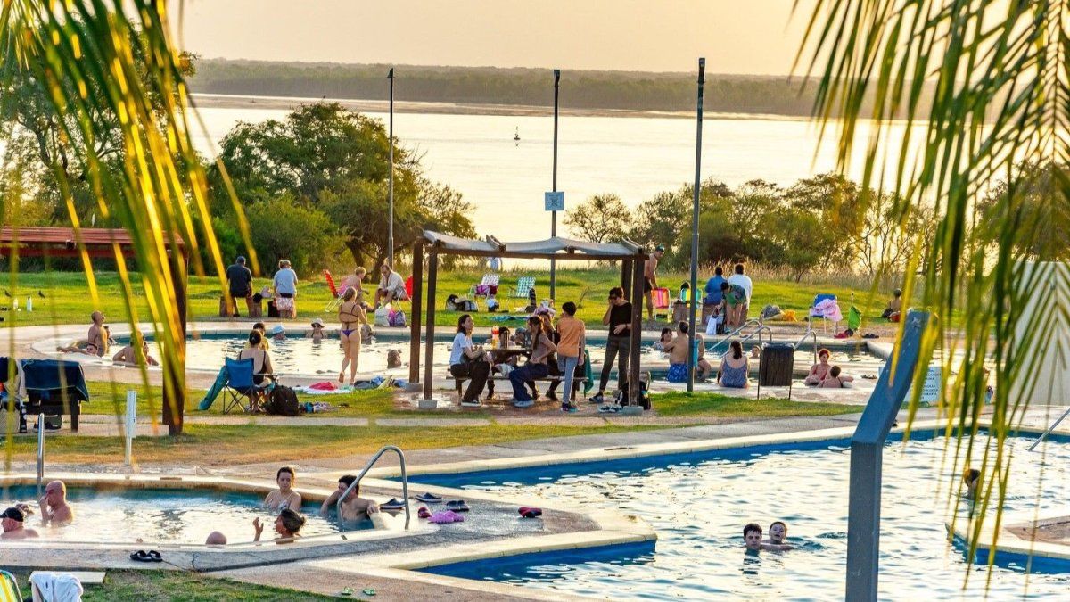 Las Termas de La Paz fueron destacadas por ChatGPT por su ambiente relajado, ameno y poco concurrido. Las Termas de La Paz fueron destacadas por ChatGPT por su ambiente relajado, ameno y poco concurrido.