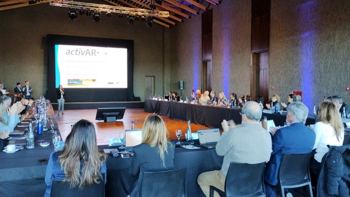 AHT está llevando a cabo la Reunión de Presidentes deFiliales (RPF 48), en Córdoba. En esta ocasión la sustentabilidad fue elegidacomo un eje transversal del encuentro.