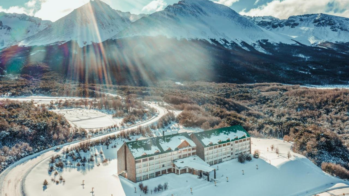 Vacaciones de invierno: el Wyndham Garden Hotel del Glaciar permite tomarse un merecido descanso entre incre&iacute;bles paisajes nevados.