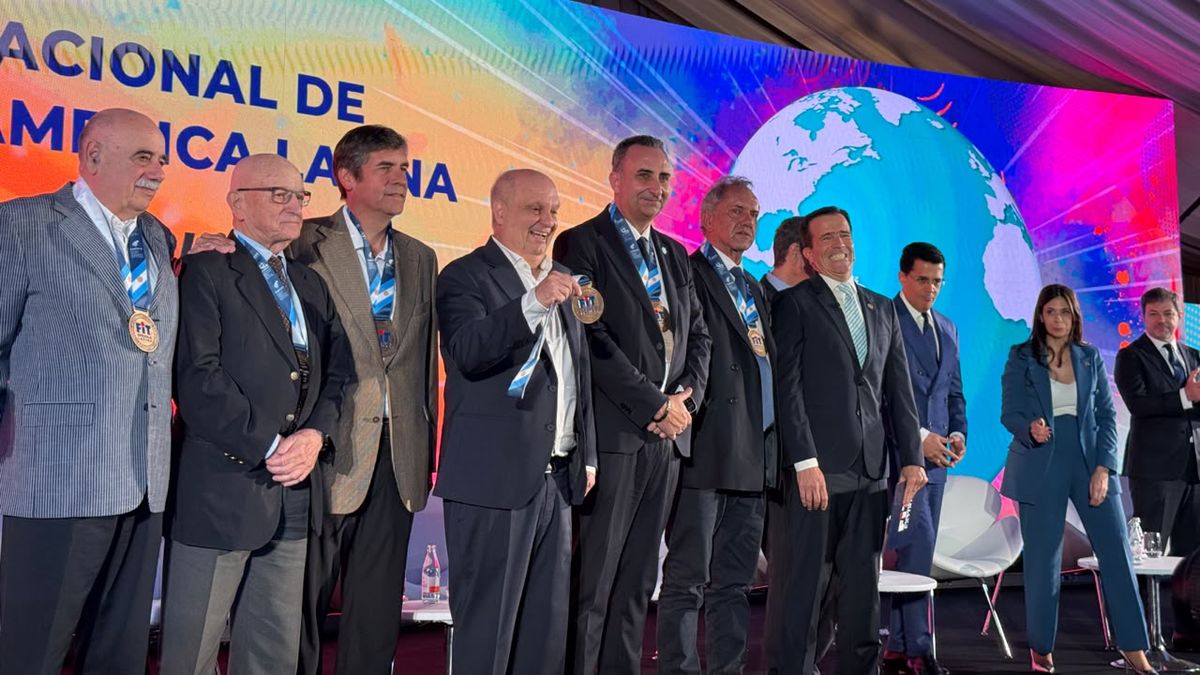 Hernán Lombardi, Germán Pérez, Enrique Meyer y Daniel Scioli coincidieron en la apertura de FIT 2026, una foto atravesada por distintos gobiernos y recorridos políticos.