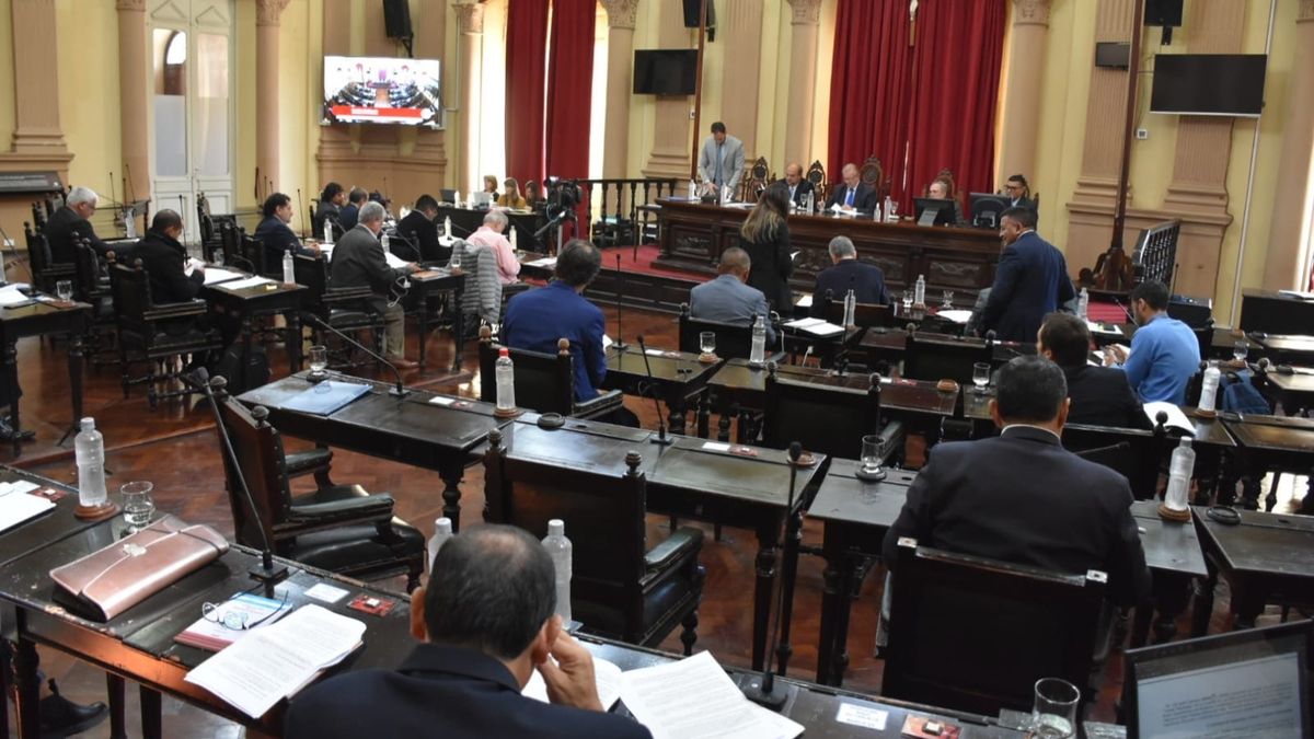 Salta reduce impuestos un 20% para fortalecer turismo e impulsar la economía regional.