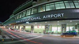 En el Aeropuerto Internacional de Miami se vacuna gratuitamente contra el Covid-19.