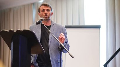 Denuncian que el turismo quedó afuera de las prioridades del gobierno de Javier Milei. Empresarios de Bariloche reclaman planificación y un rumbo federal.