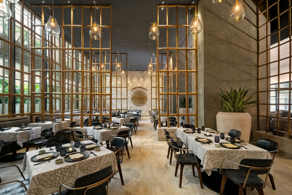 Perteneciente a ATELIER de Hoteles, Mar&iacute;a Dolores by Edgar N&uacute;&ntilde;ez es el primer y &uacute;nico restaurante en Latinoam&eacute;rica en recibir 5 estrellas Forbes Travel Guide.
